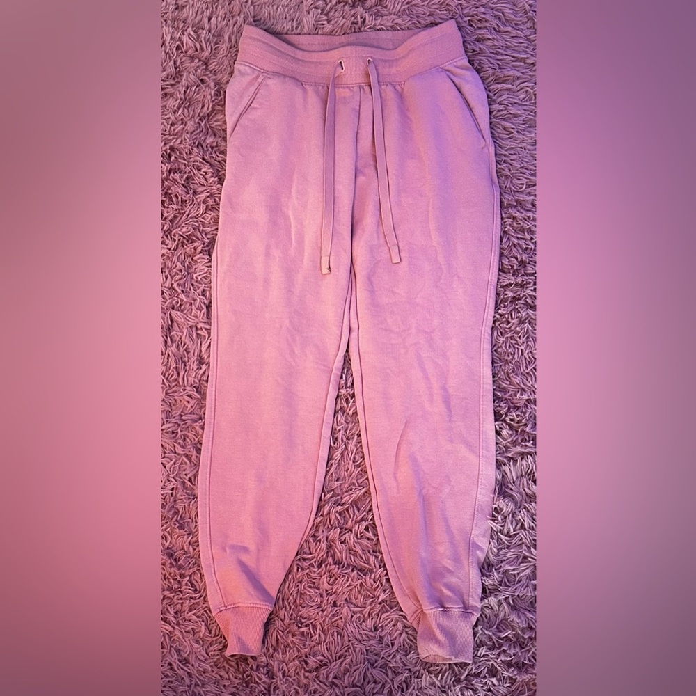 Im selling a pair of Athletic size XS(0-2)sweatpants that have been worn before.